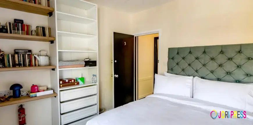 82A Dalston Lane Terrace, London, is Comfortable and Cultural