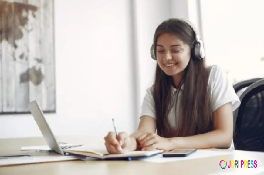 Online MBA for Working Professionals After BBA: Best Career Path in India