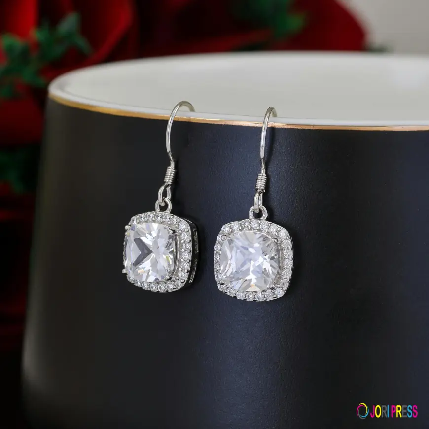 Why Retailers Prefer a Trusted Silver Earrings Manufacturer for Wholesale Jewelry Success