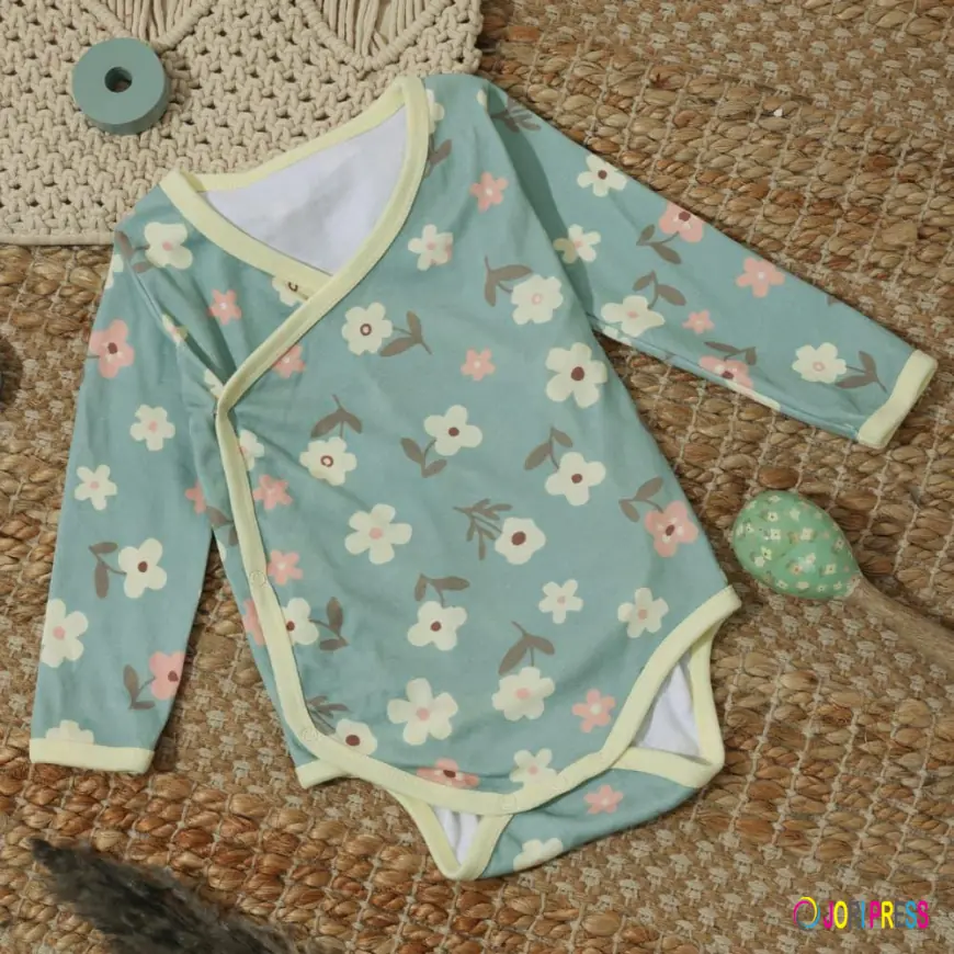 Navigating the Sweet Spot: A Guide to Picking Newborn Baby Dresses (0-3 Months)