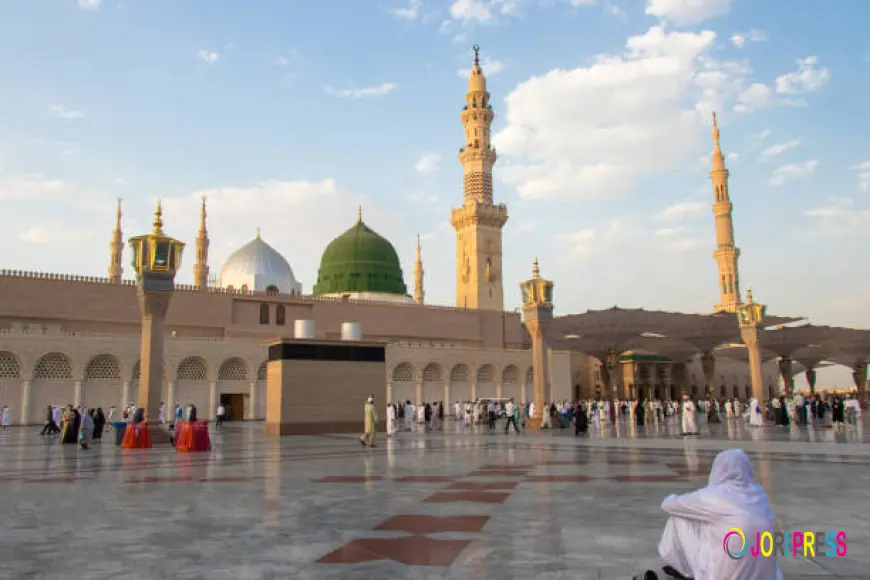 Discover Affordable and Comfortable Umrah Packages 2026 UK with Haram Travel