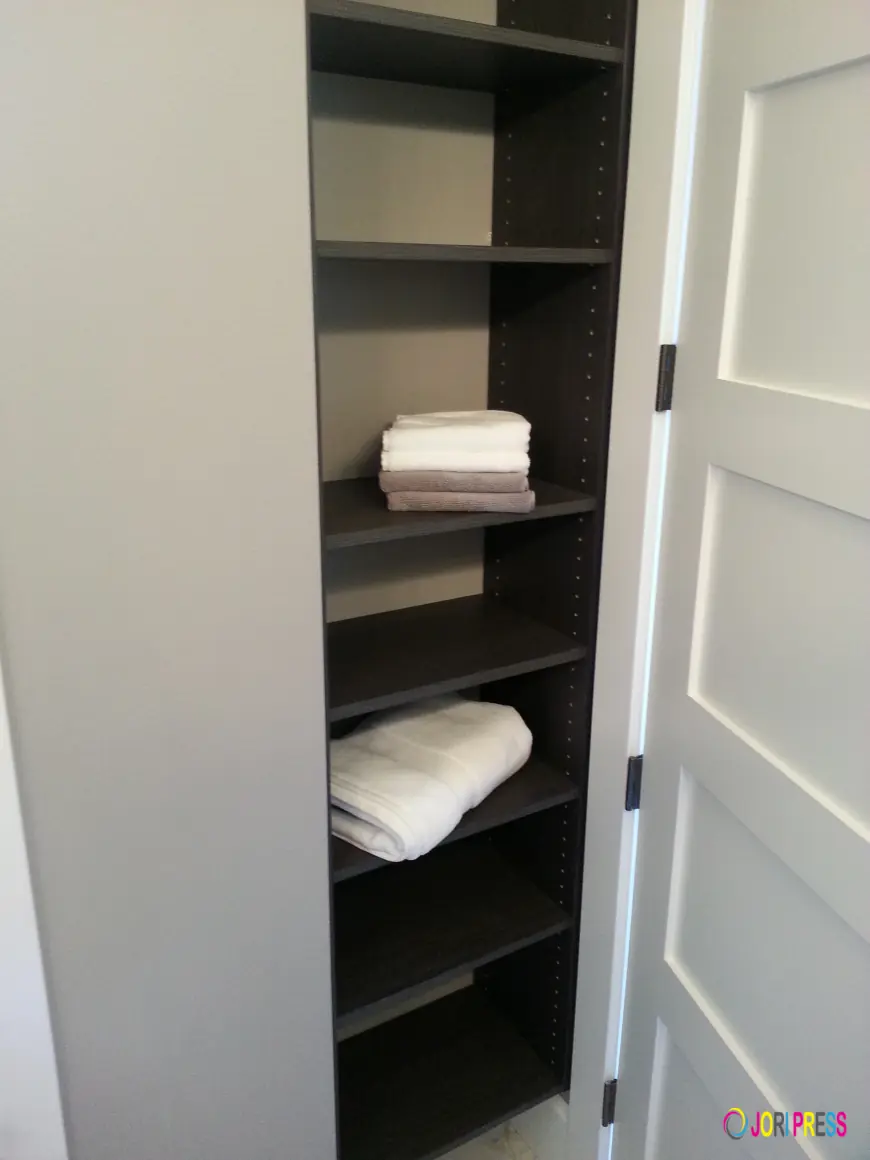 Should You Repair or Replace Your Closet System After Shelf Failure?