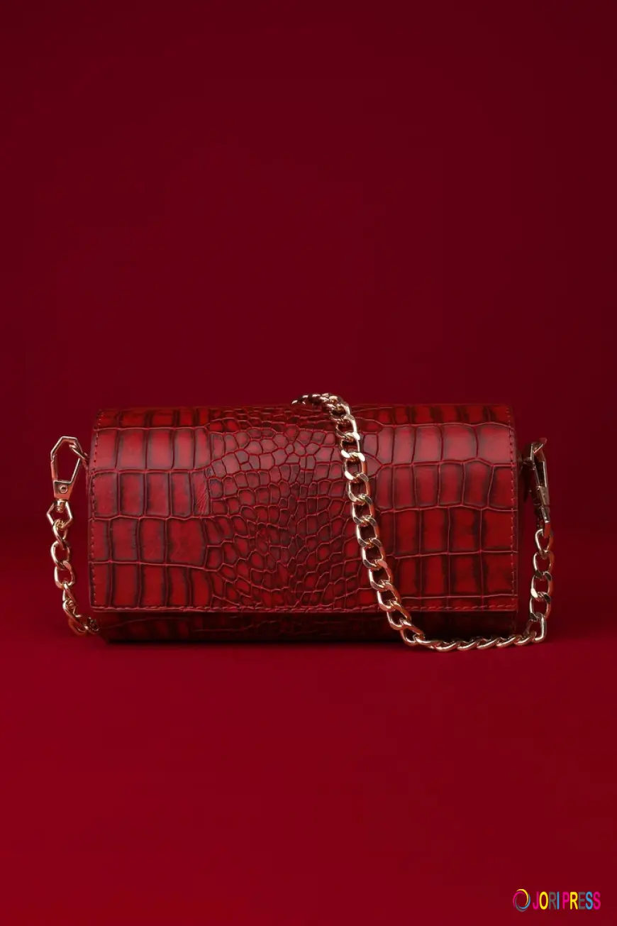 Leather Crossbody Bags for Women: The Perfect Blend of Style and Everyday Comfort