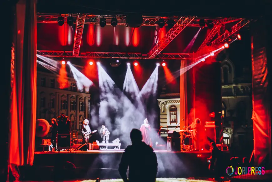 Why Professional Stage Lighting Makes or Breaks Your Event