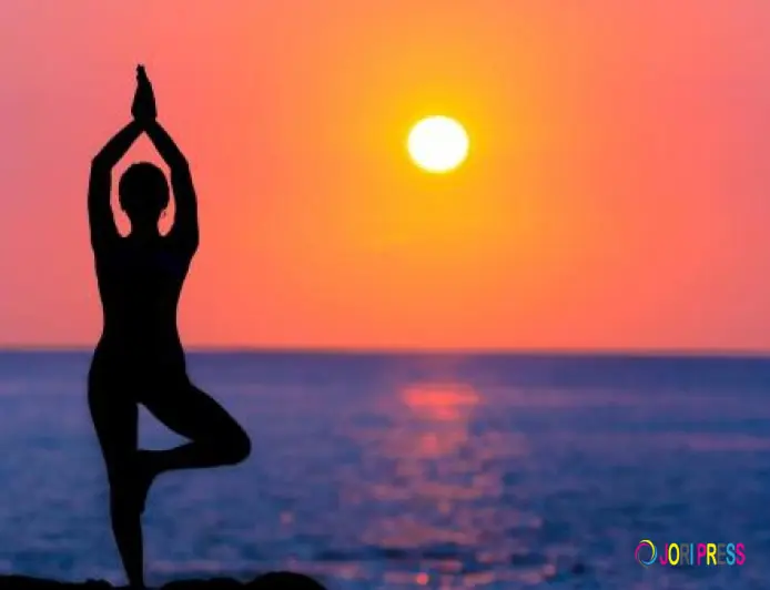 100 Hour Yoga TTC in Rishikesh: An Immersive Learning Experience