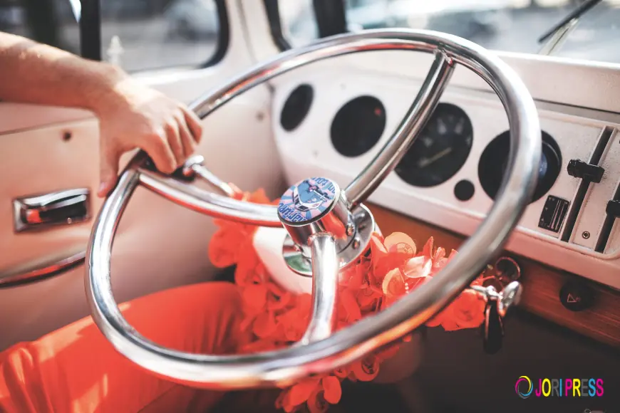 Classic Cadillac Steering Wheel Identification Guide by Model Year