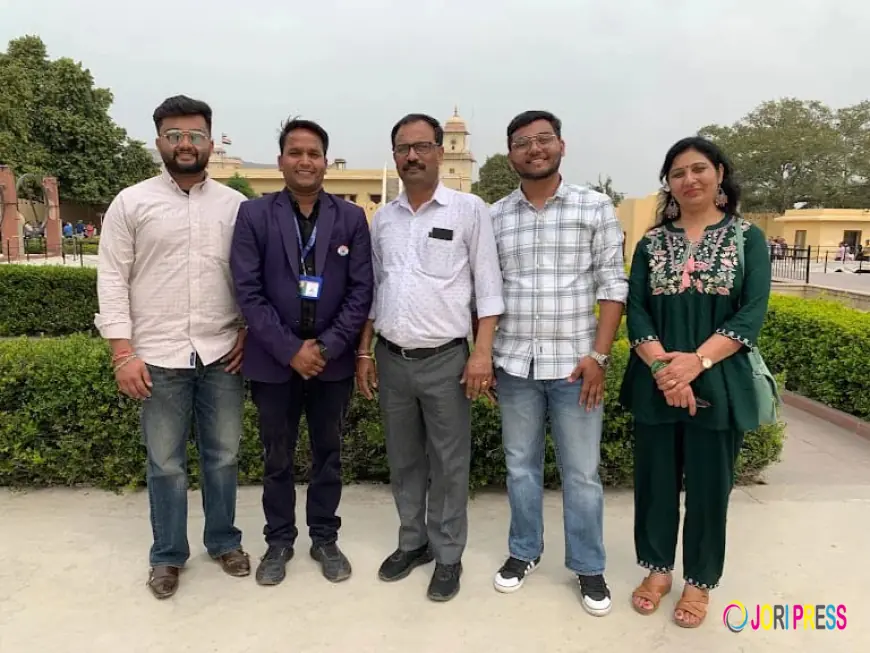 Best Group Tour Guide in Jaipur Certified, Experienced & English-Speaking Guides for Every Group