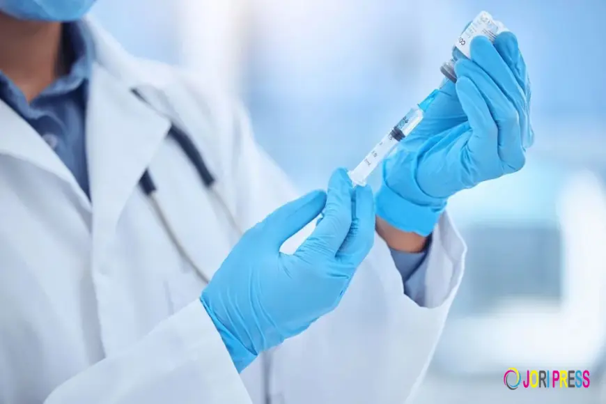 What You Should Know Before Booking a Home Injection Service