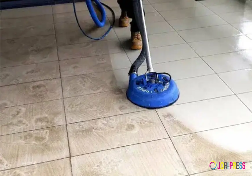 Why Professional Tile Cleaning Makes Sense Before Selling a Home
