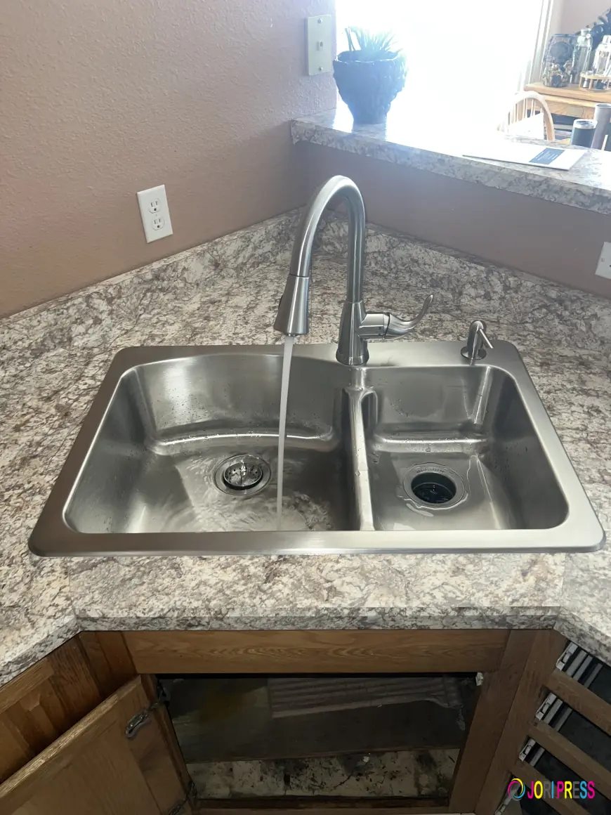 Common Drain Problems in Aurora, CO and When to Call a Plumber