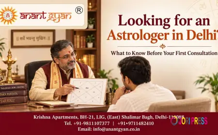 Looking for an Astrologer in Delhi? What to Know Before Your First Consultation