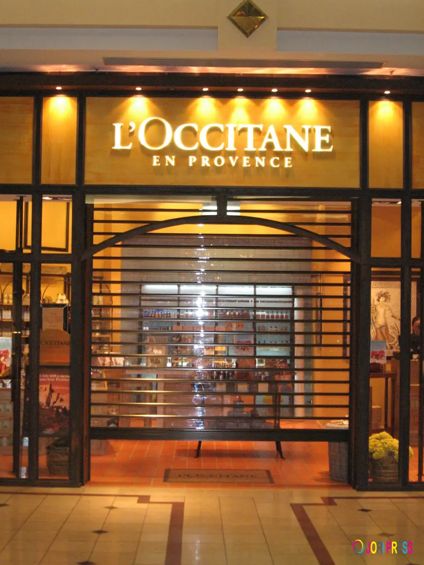 Transparent Roller Door Solutions for UK Businesses