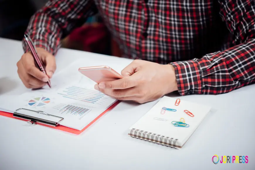 What Is a Credit Profile? Meaning, What It Includes & How to Check Yours