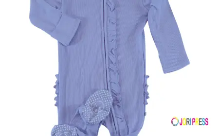 What to Pack in Your Hospital Bag: Outfits for Baby’s Coming-Home Day