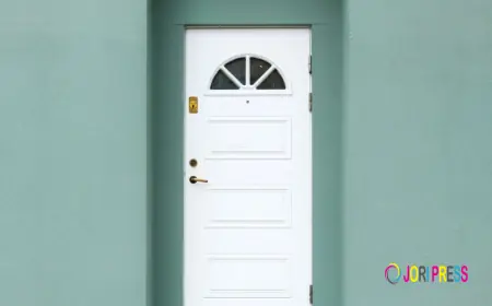 Choosing Your Welcome: Fiberglass vs. Steel Entry Doors for Florida Homes