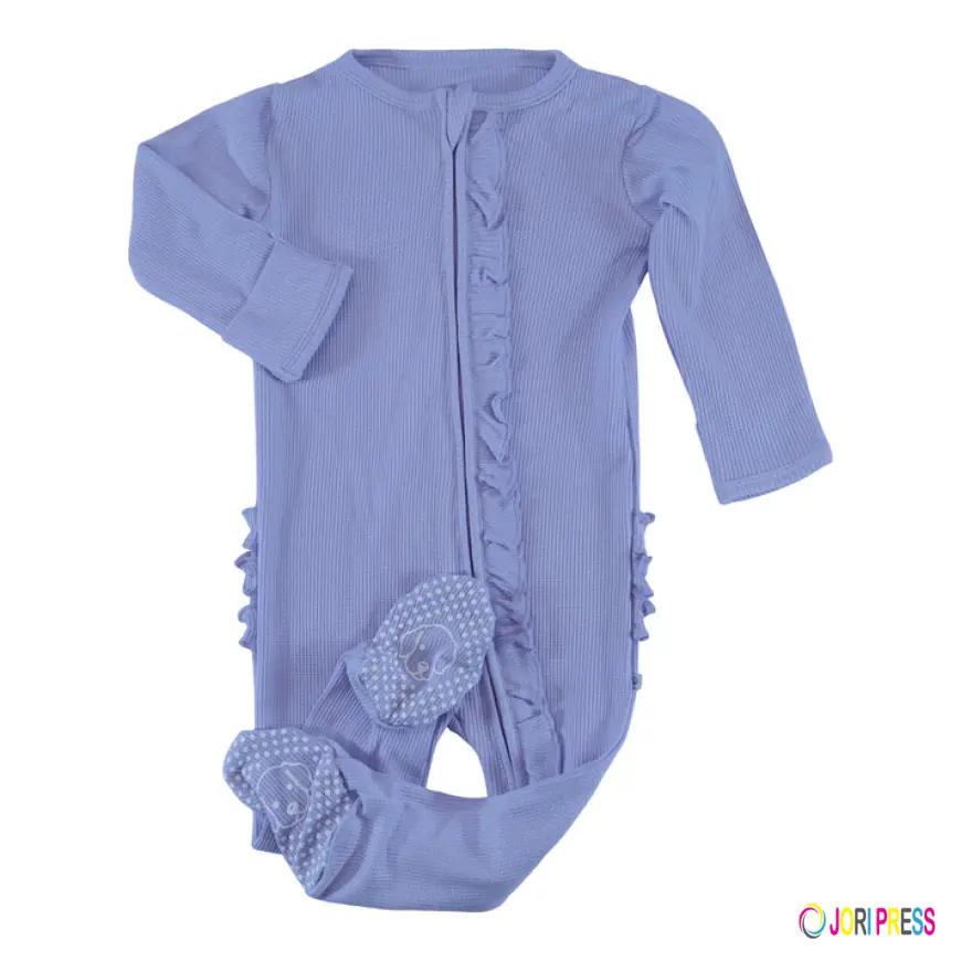 What to Pack in Your Hospital Bag: Outfits for Baby’s Coming-Home Day