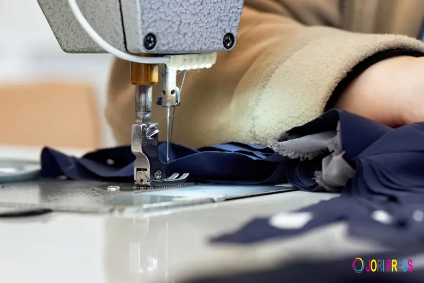 How Jackets and T-Shirts Embroidery Services Create a Professional Team Look