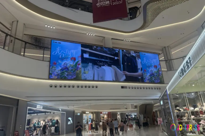 P2.5 Indoor Full Color LED Display | Shopping Mall Commercial Display Solution